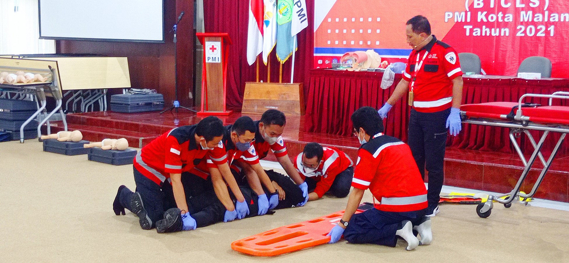 first aid diklat PMI PMR KSR relawan aceh korps Red Cross Indonesia website